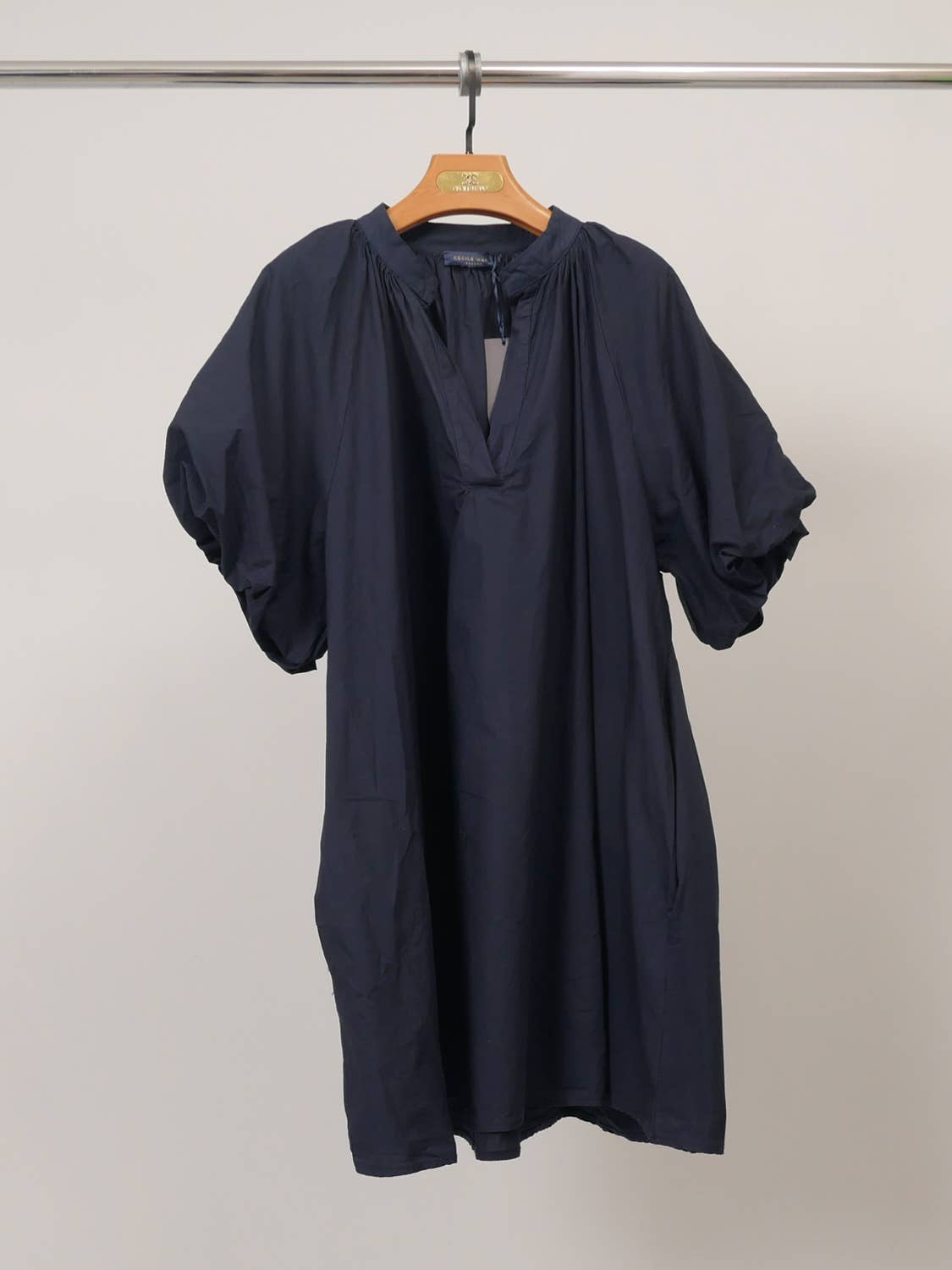 Robe ample col V manches bouffantes DB14485