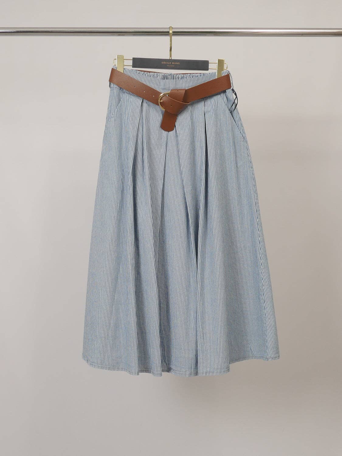 Jupe midi en coton rayé à taille ceinturée TDM52123CJ28