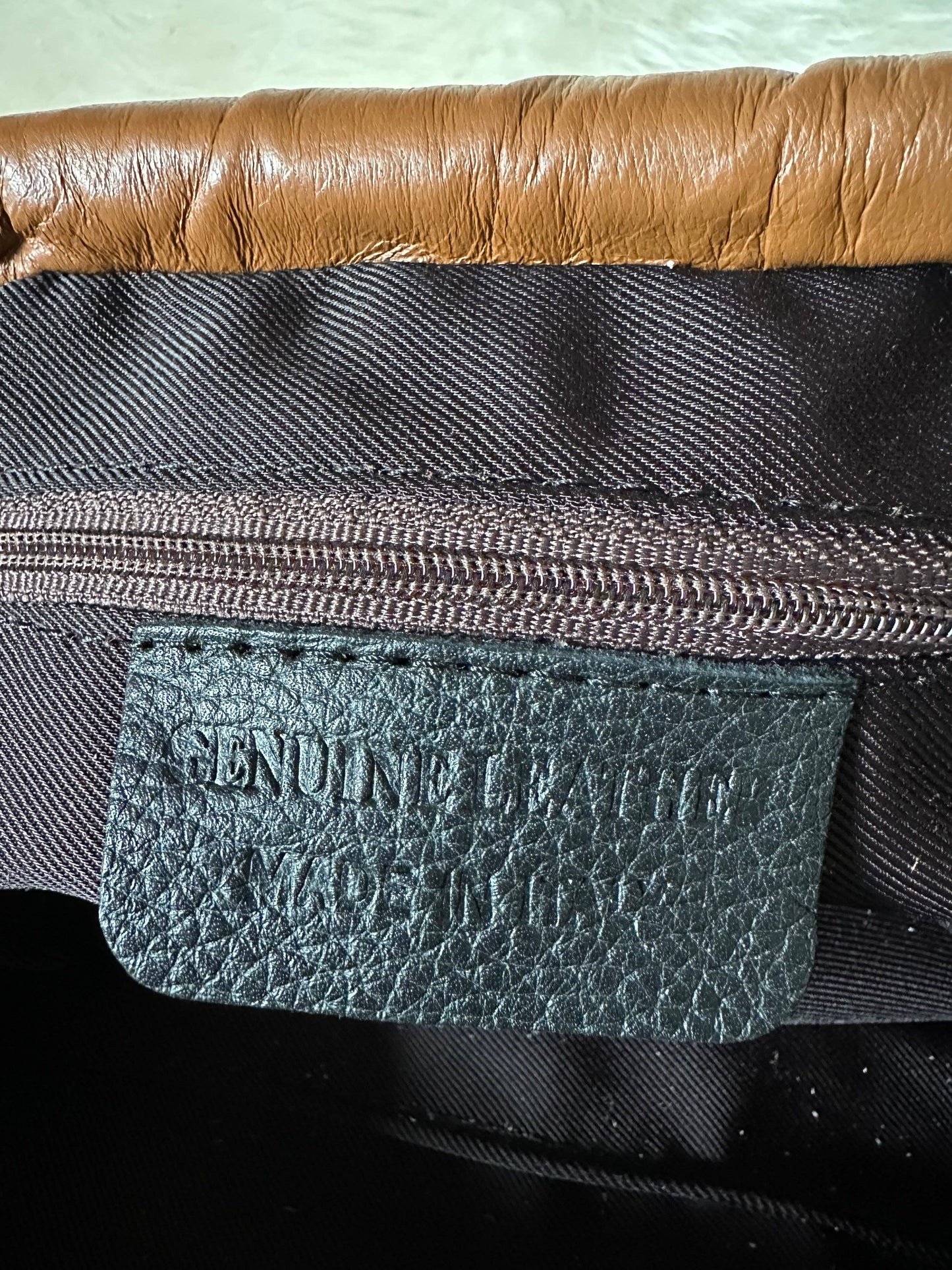 Grande pochette en cuir nappa tressé: Bordeaux foncé