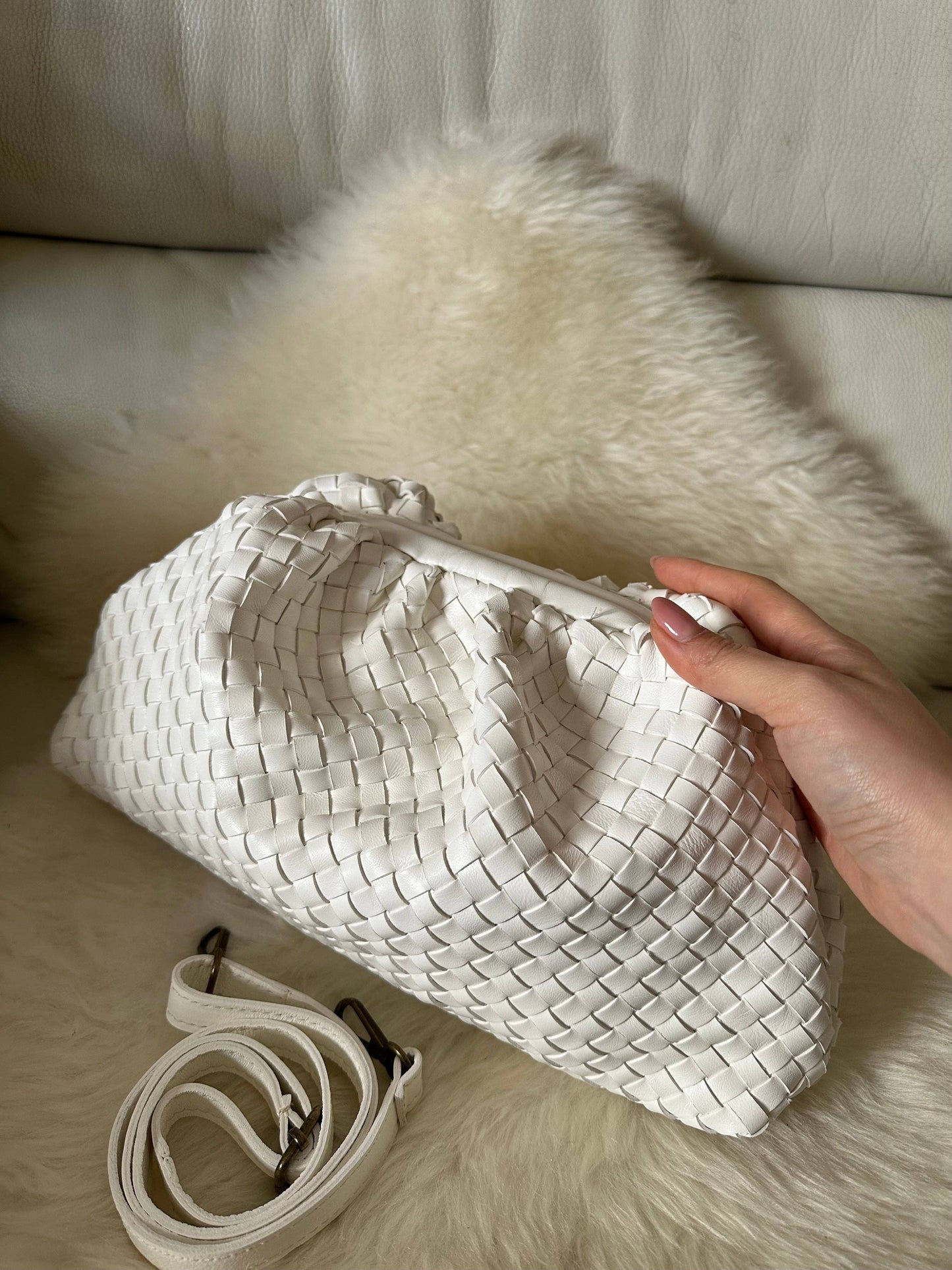 Grande pochette en cuir nappa tressé: Cognac