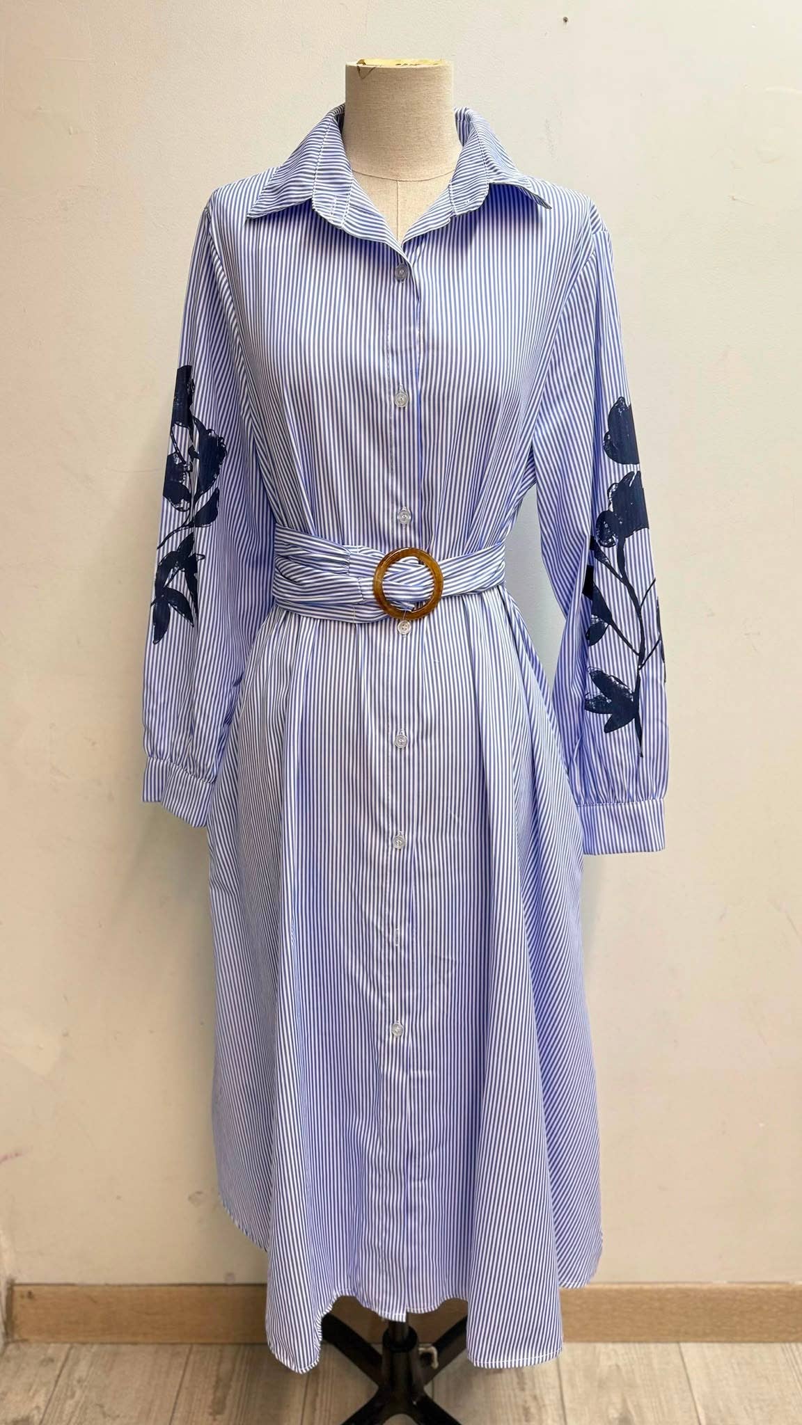 1706 - Robe chemise longue femme ceinturée à manches longues