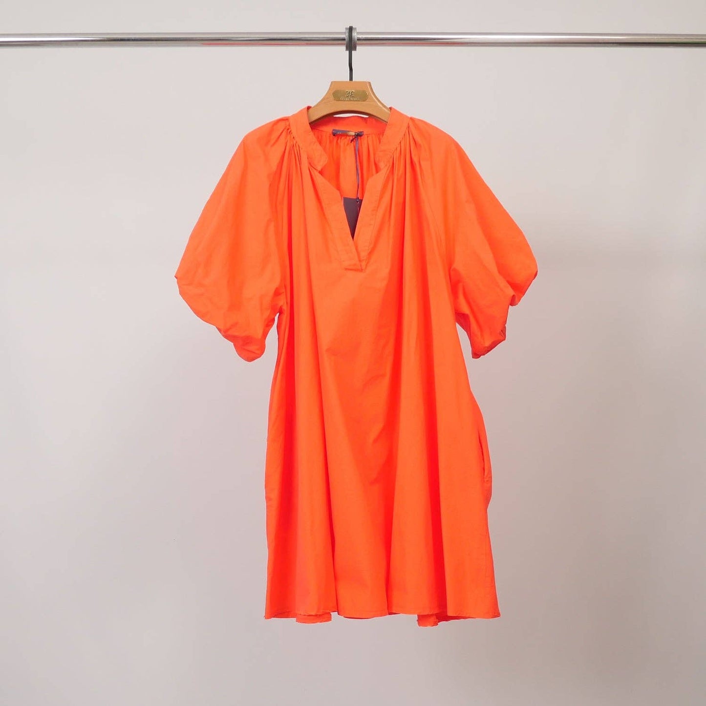 Robe ample col V manches bouffantes DB14485