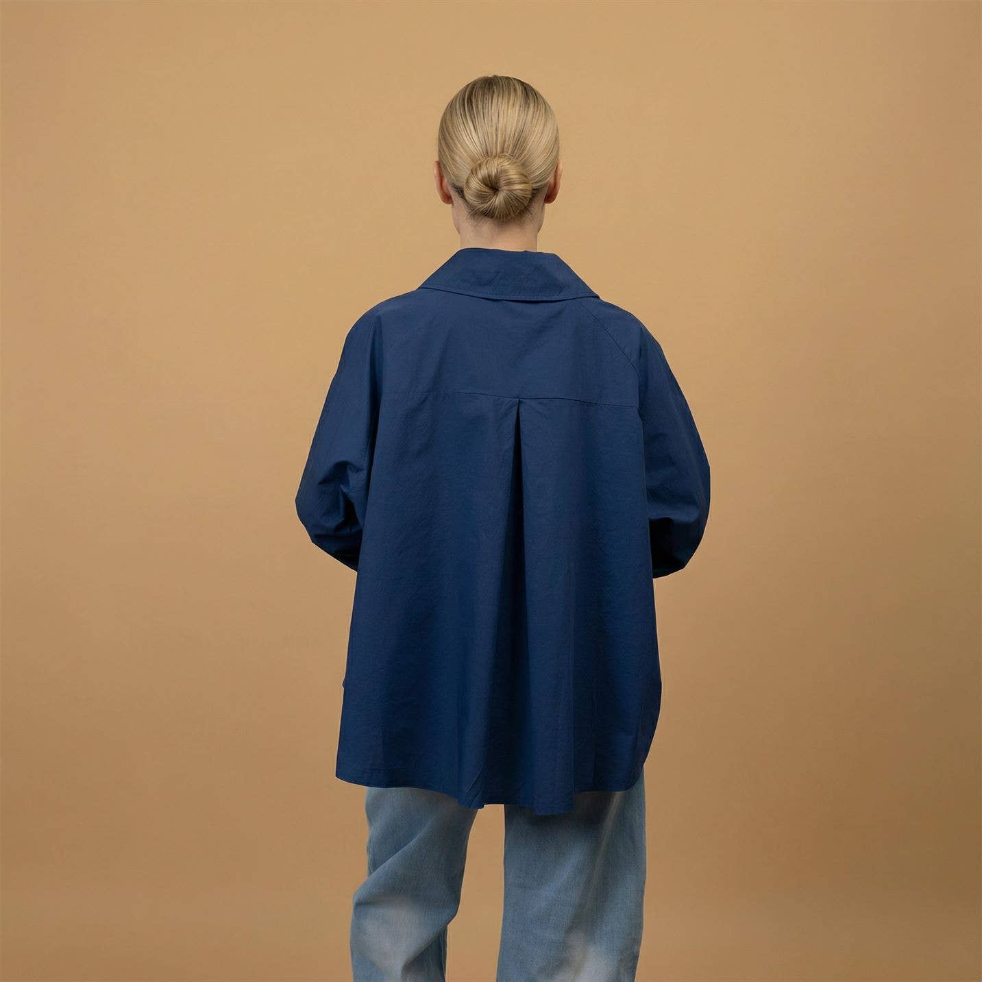 Chemise en coton à boutonnage asymétrique – DB14916: Blanc