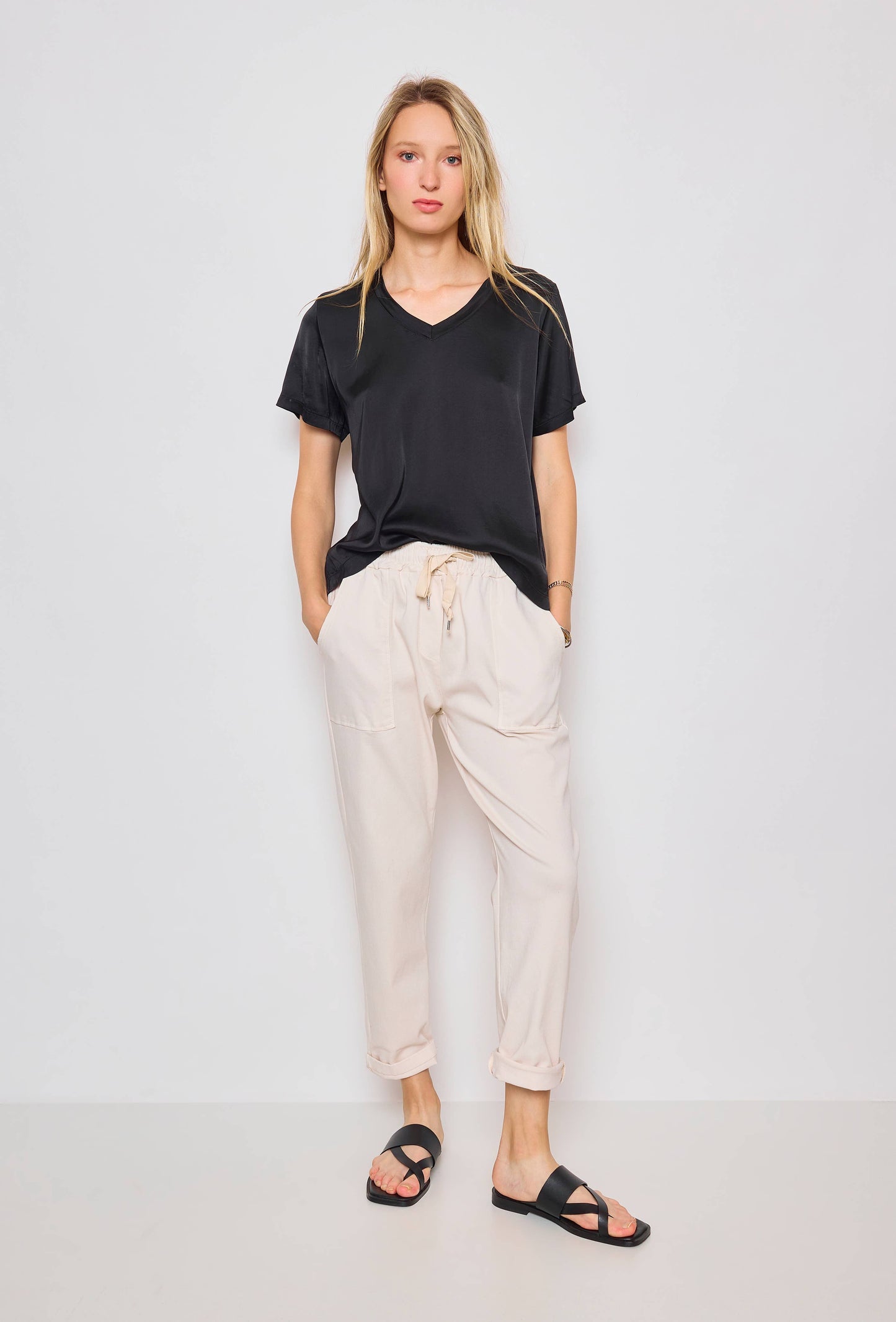Top fluide col V en satin