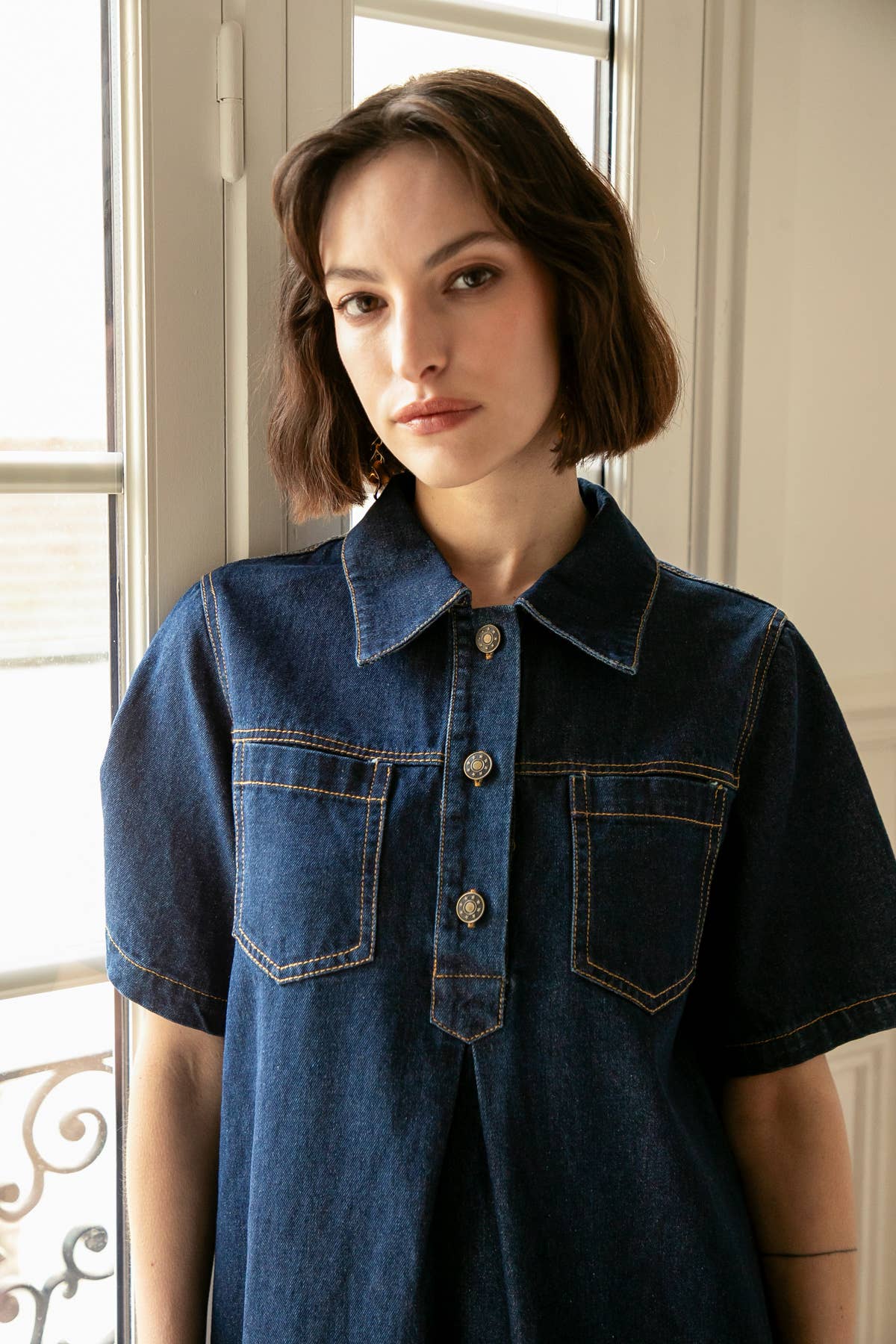 Robe Dalia en denim à col chemise: Bleu Foncé