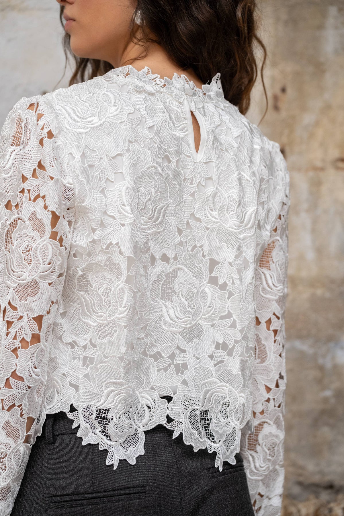 Blouse en guipure H326A