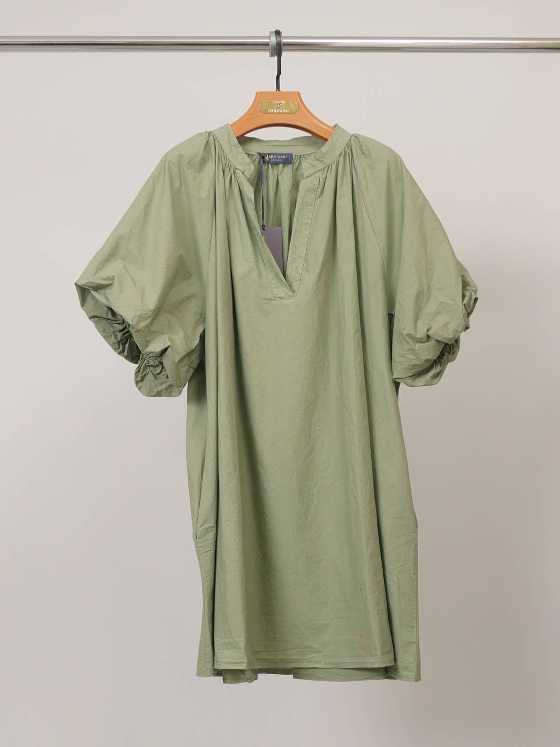 Robe ample col V manches bouffantes DB14485