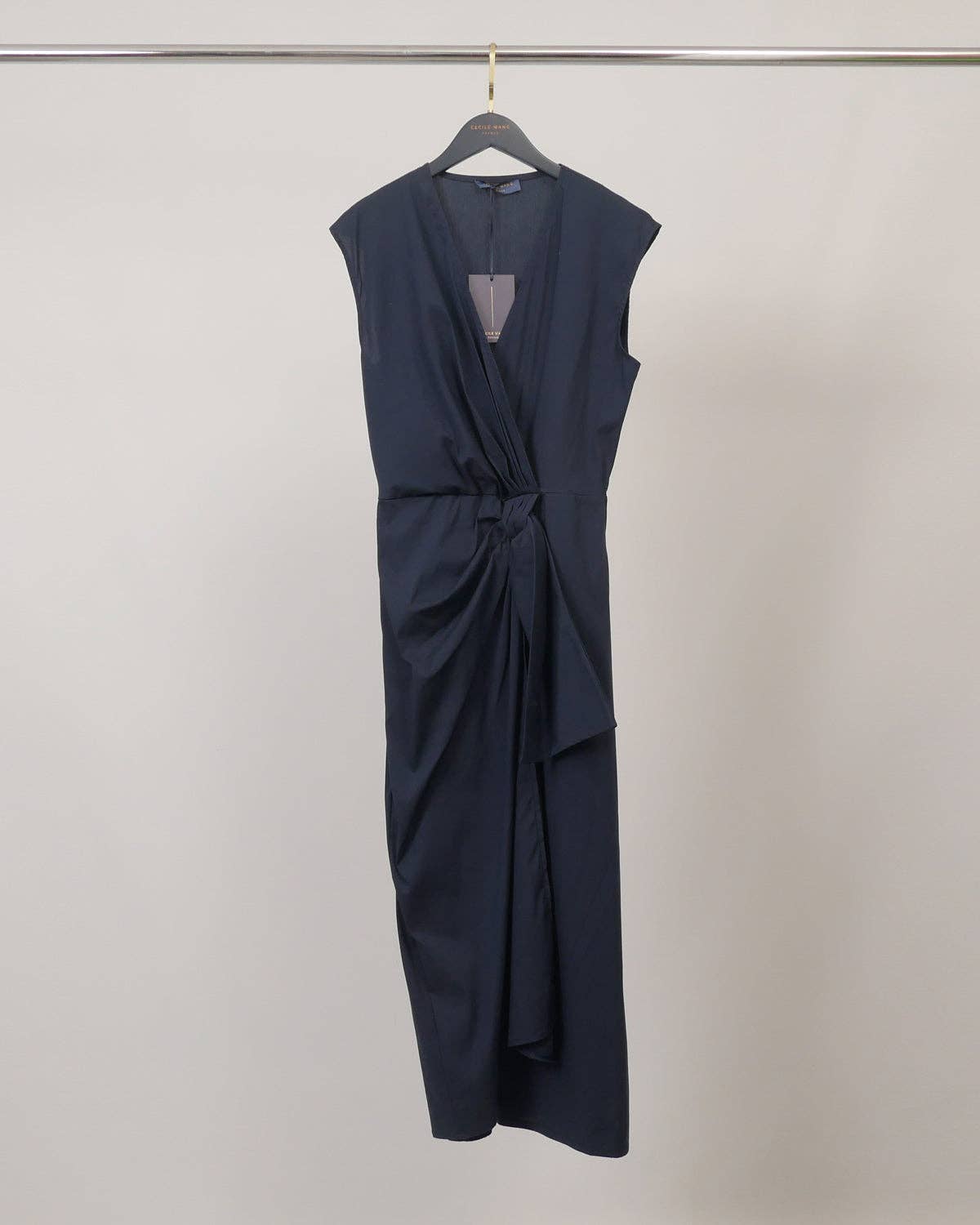 Robe sans manches structurée à taille nouée TDM28526