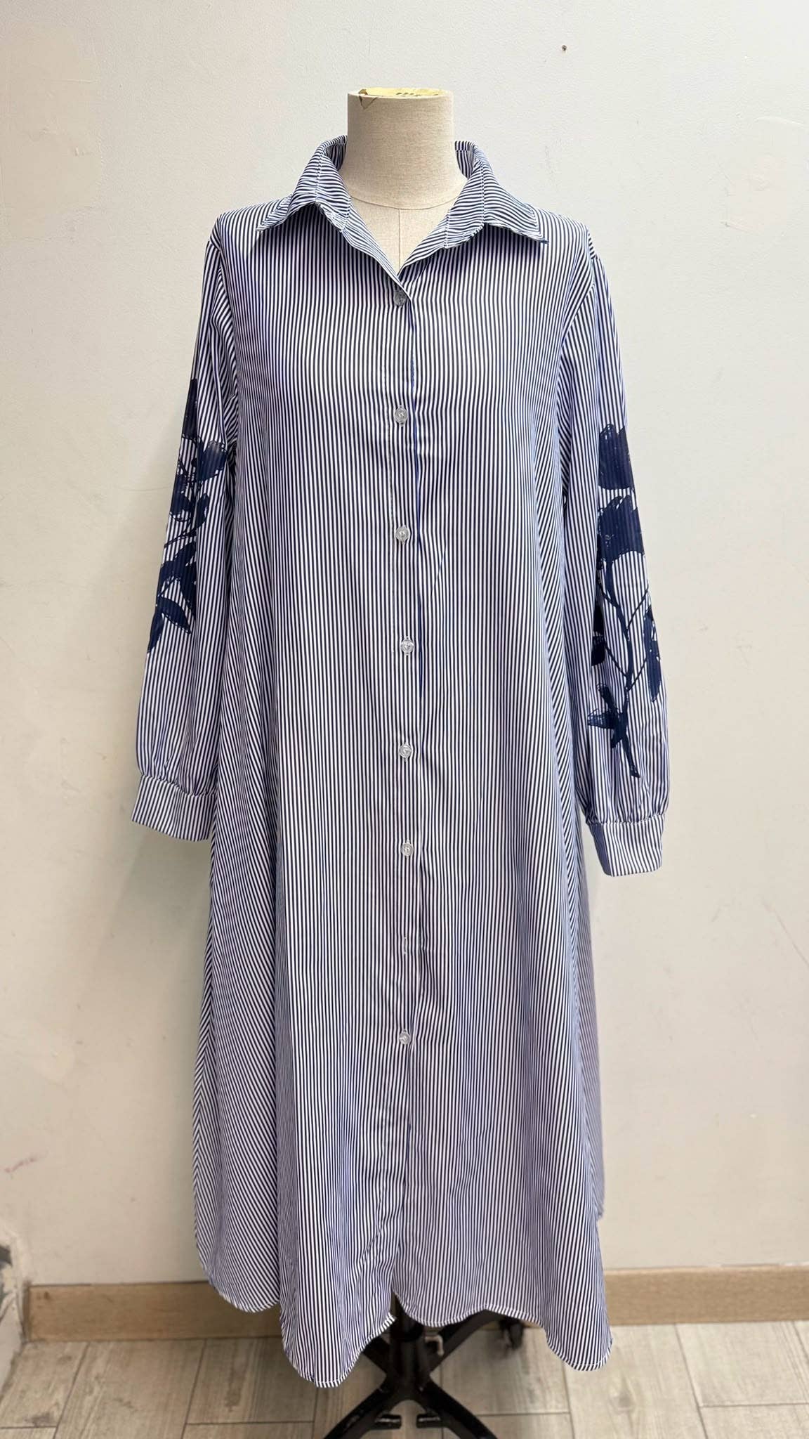 1706 - Robe chemise longue femme ceinturée à manches longues