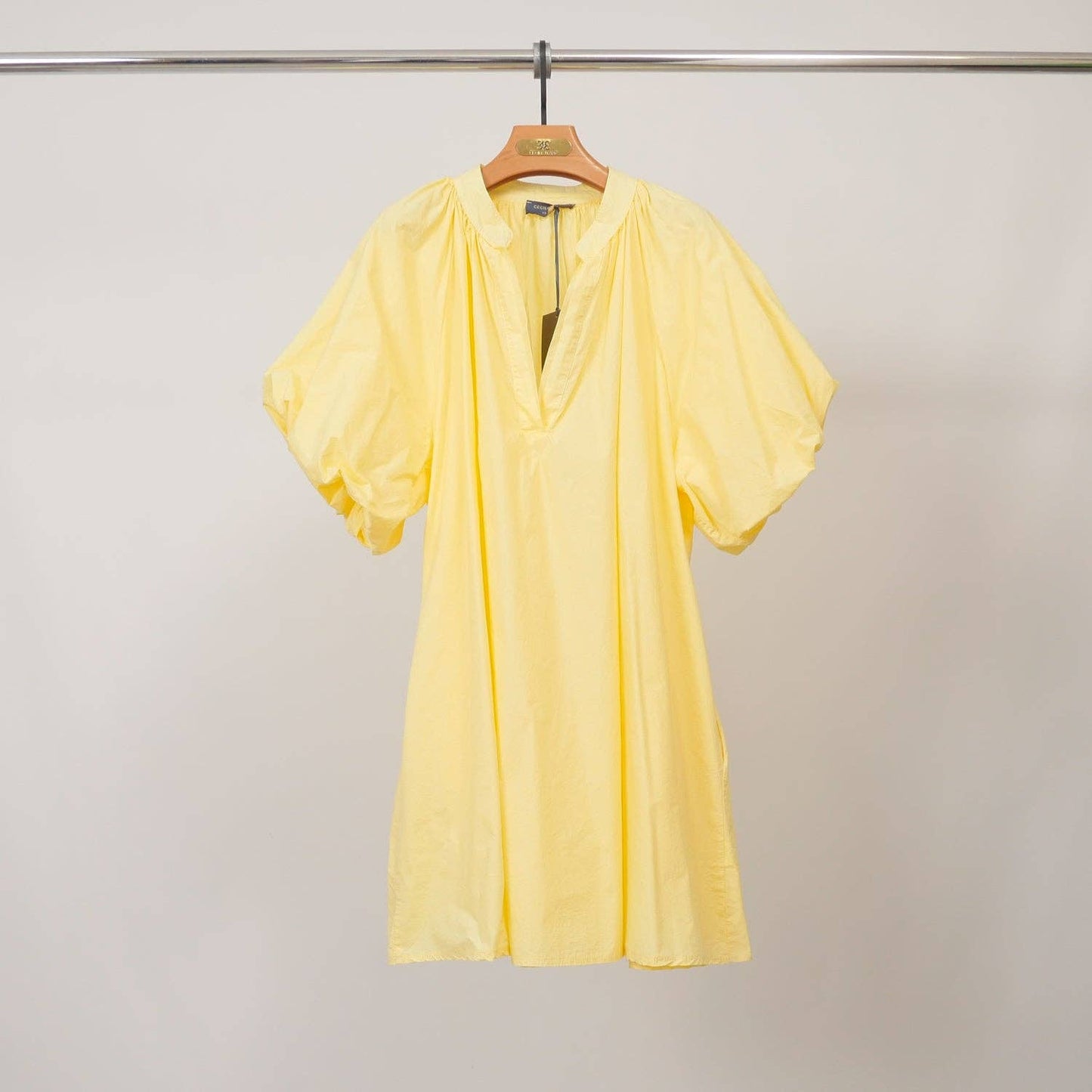 Robe ample col V manches bouffantes DB14485