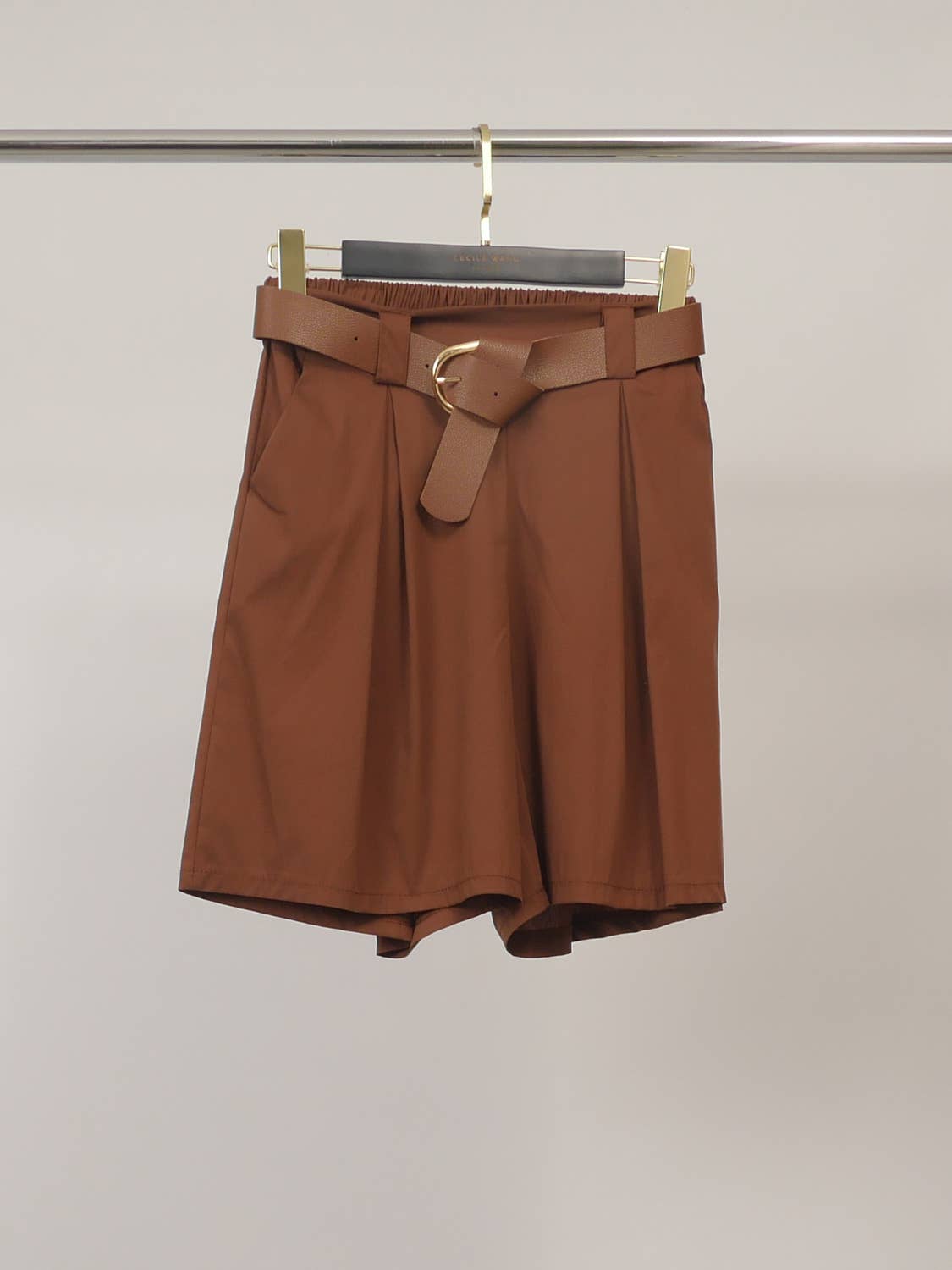 Short large en coton à ceinture bouclée TDM55525-3