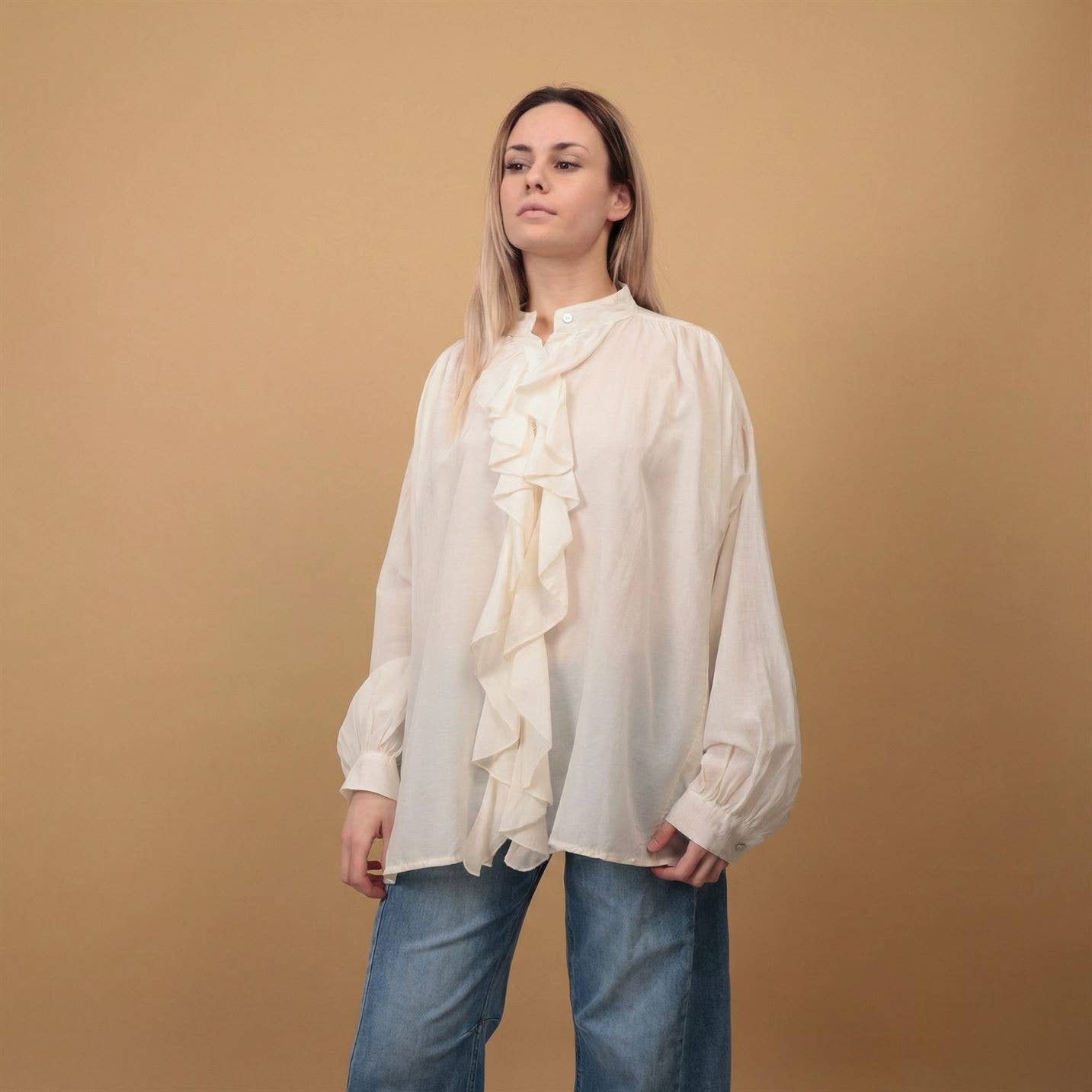 Chemise à volants col officier – DB14953