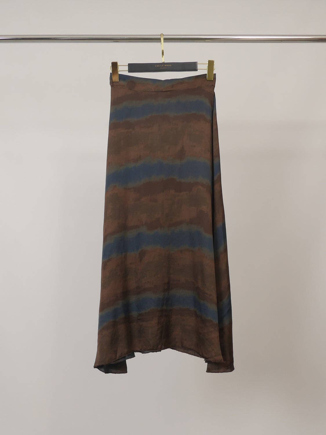 Jupe évasée en viscose satinée à imprimé brossé TDM31919-22