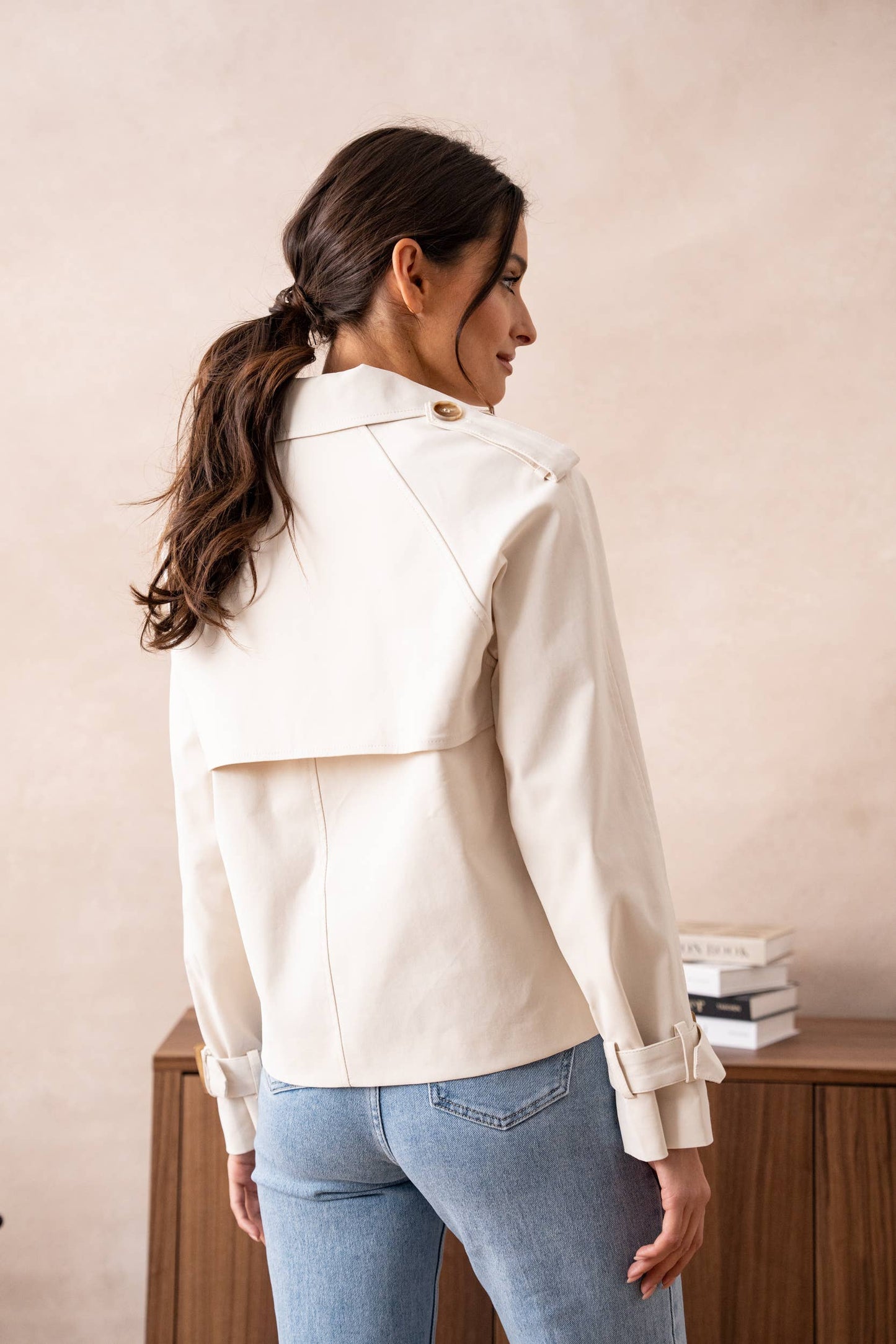 Trench cropped uni en coton mélangé: Blanc
