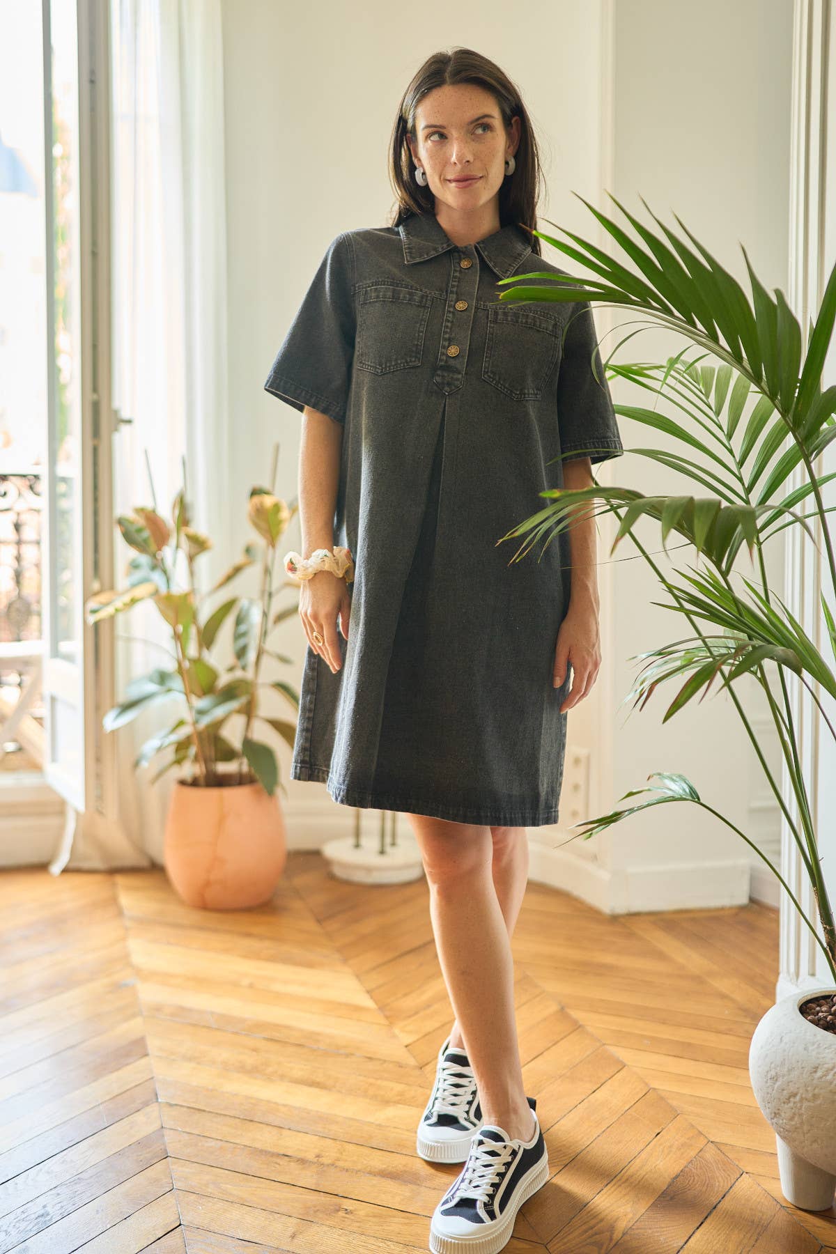 Robe Dalia en denim à col chemise: Bleu Foncé