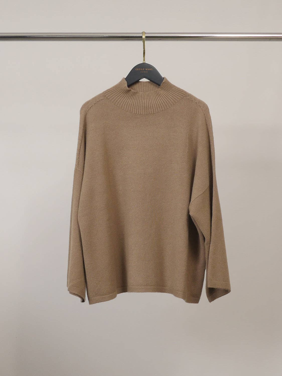 Pull ample en maille souple à col montant YF570580