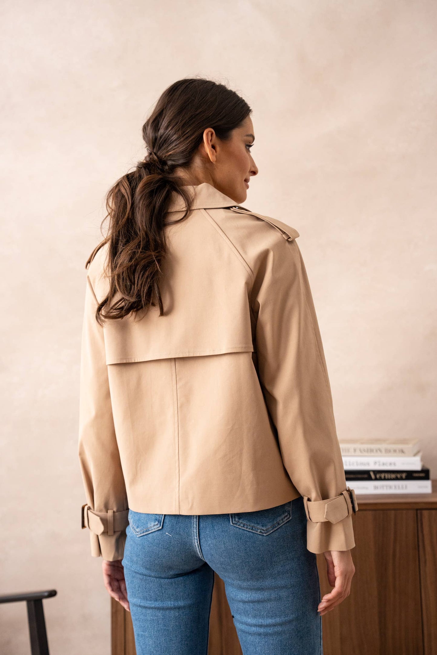 Trench cropped uni en coton mélangé: Blanc