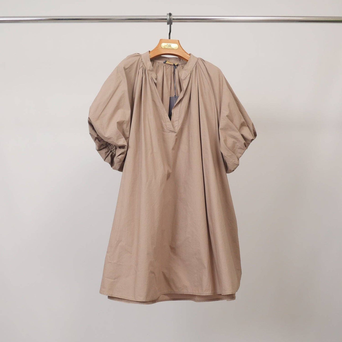 Robe ample col V manches bouffantes DB14485