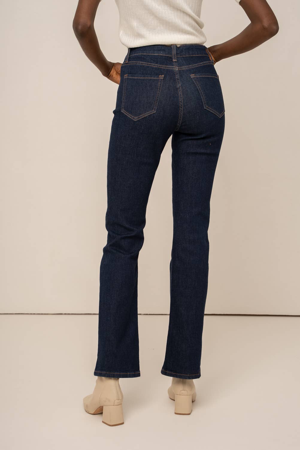 Jeans bootcut BELLA taille haute: Brut