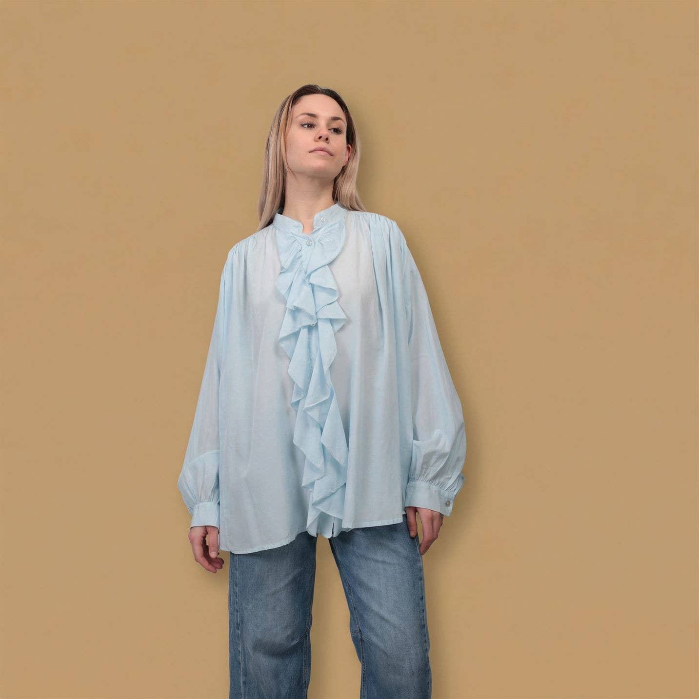 Chemise à volants col officier – DB14953