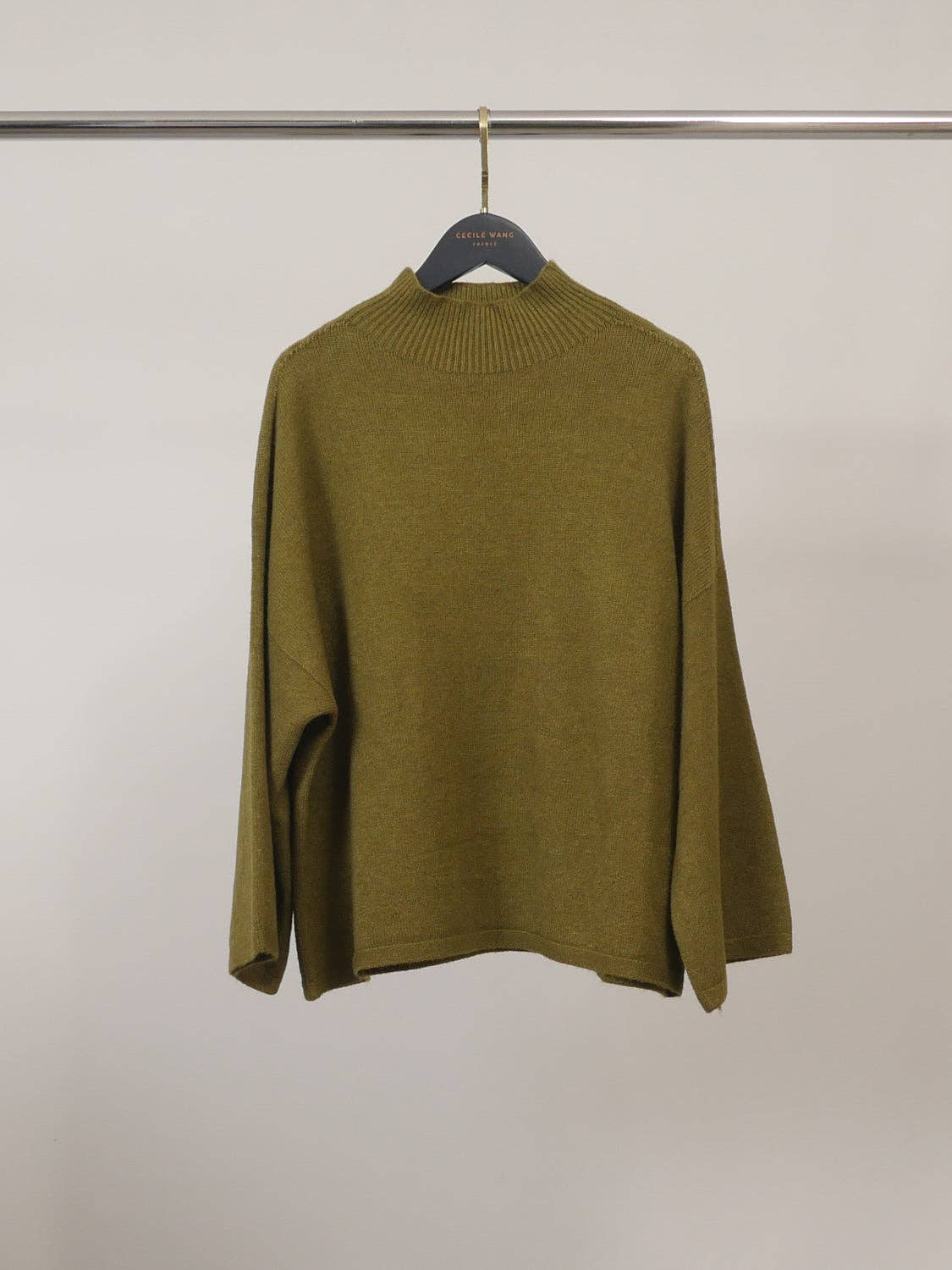 Pull ample en maille souple à col montant YF570580