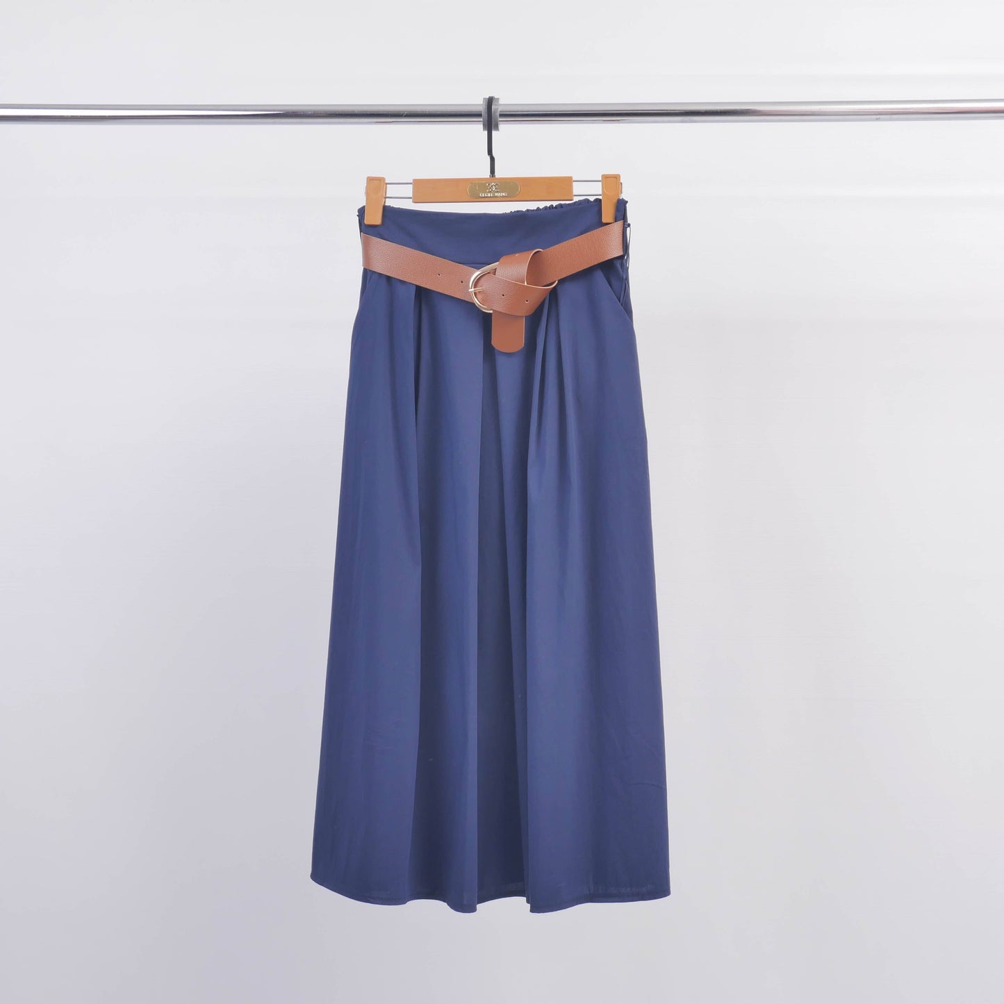 Jupe mi-longue évasée avec ceinture TDM52123-16