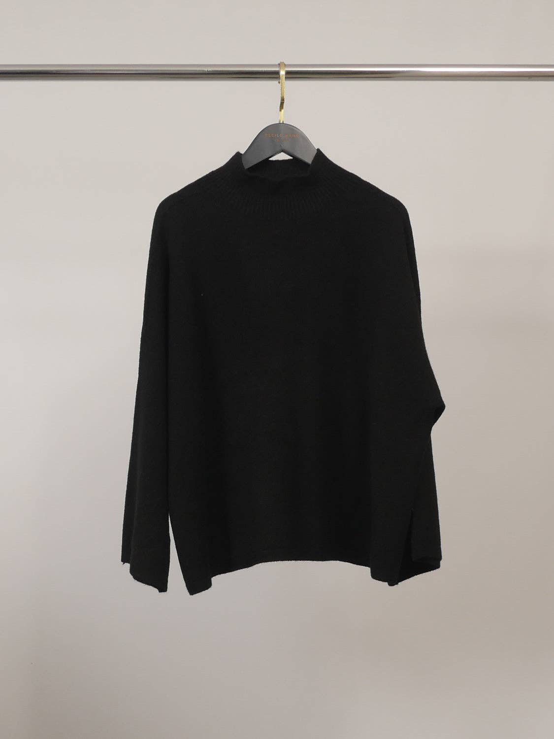 Pull ample en maille souple à col montant YF570580