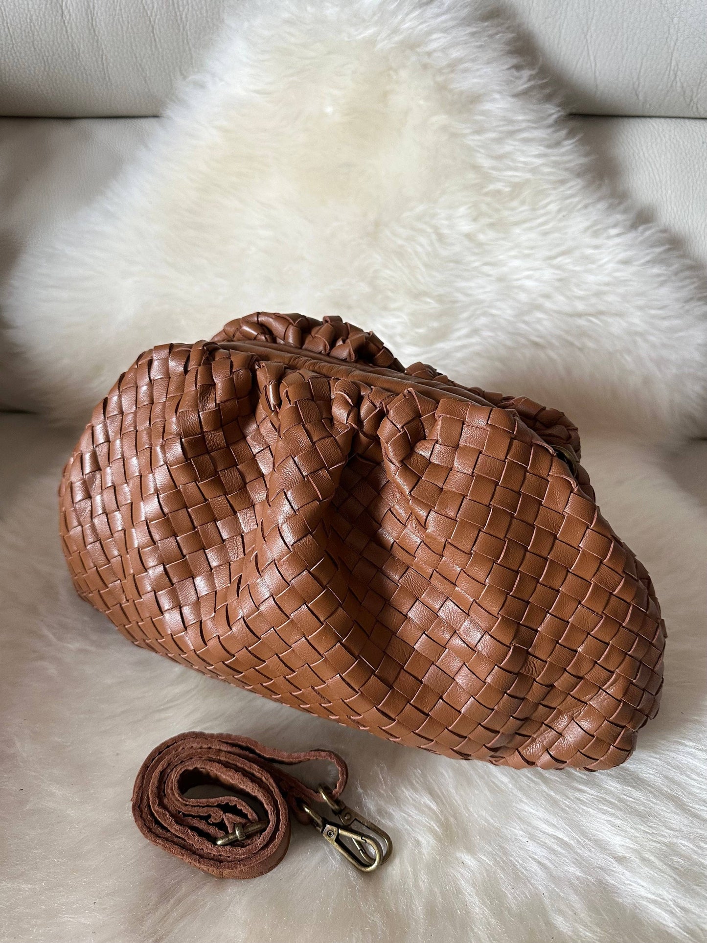 Grande pochette en cuir nappa tressé: blanc