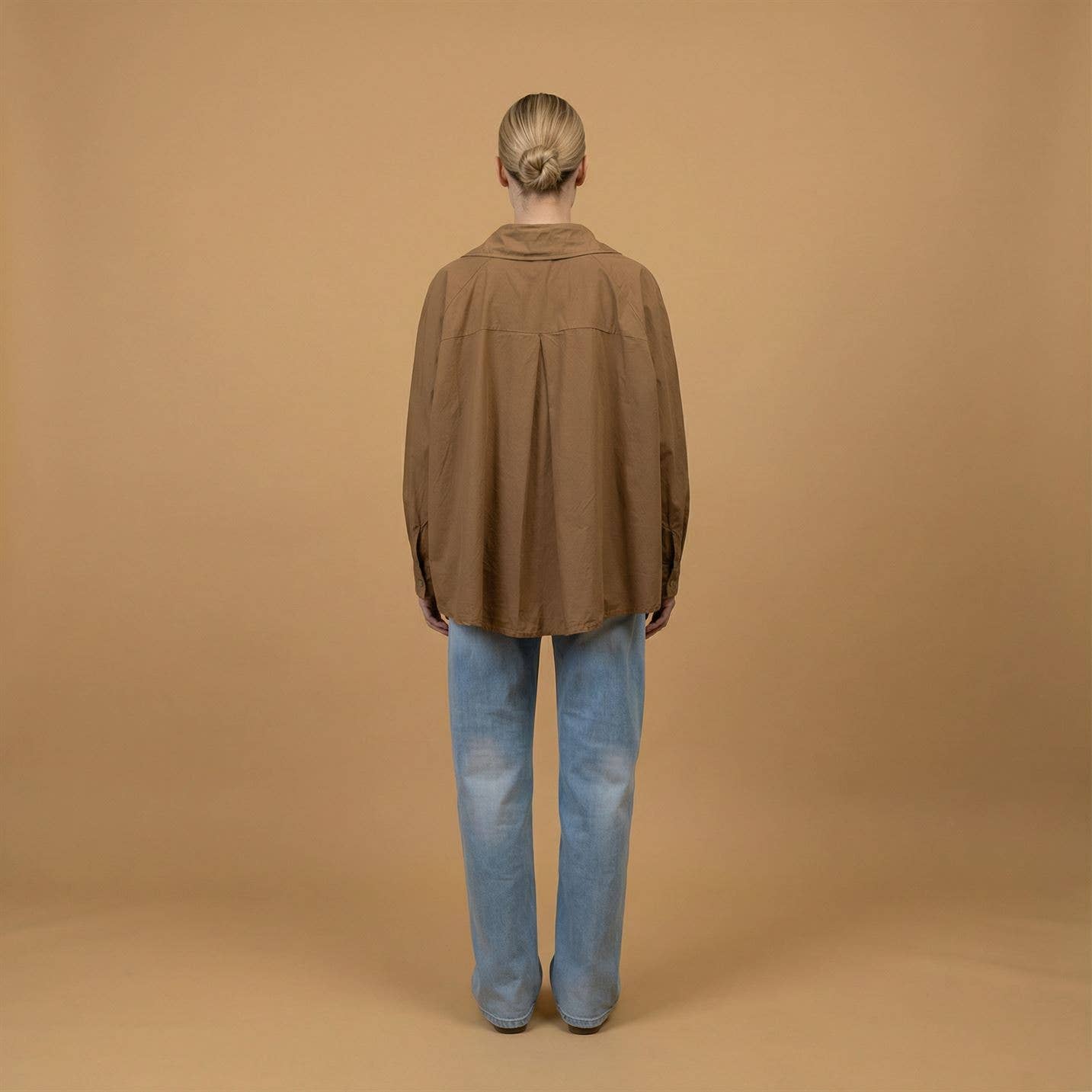 Chemise en coton à boutonnage asymétrique – DB14916: Blanc