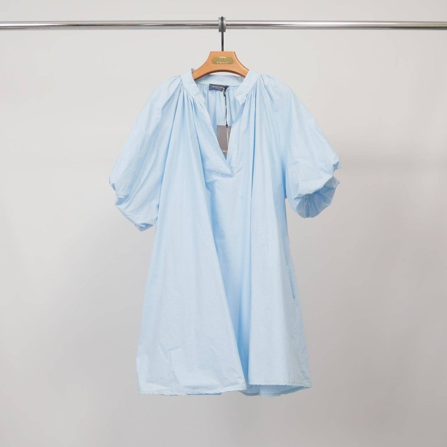 Robe ample col V manches bouffantes DB14485