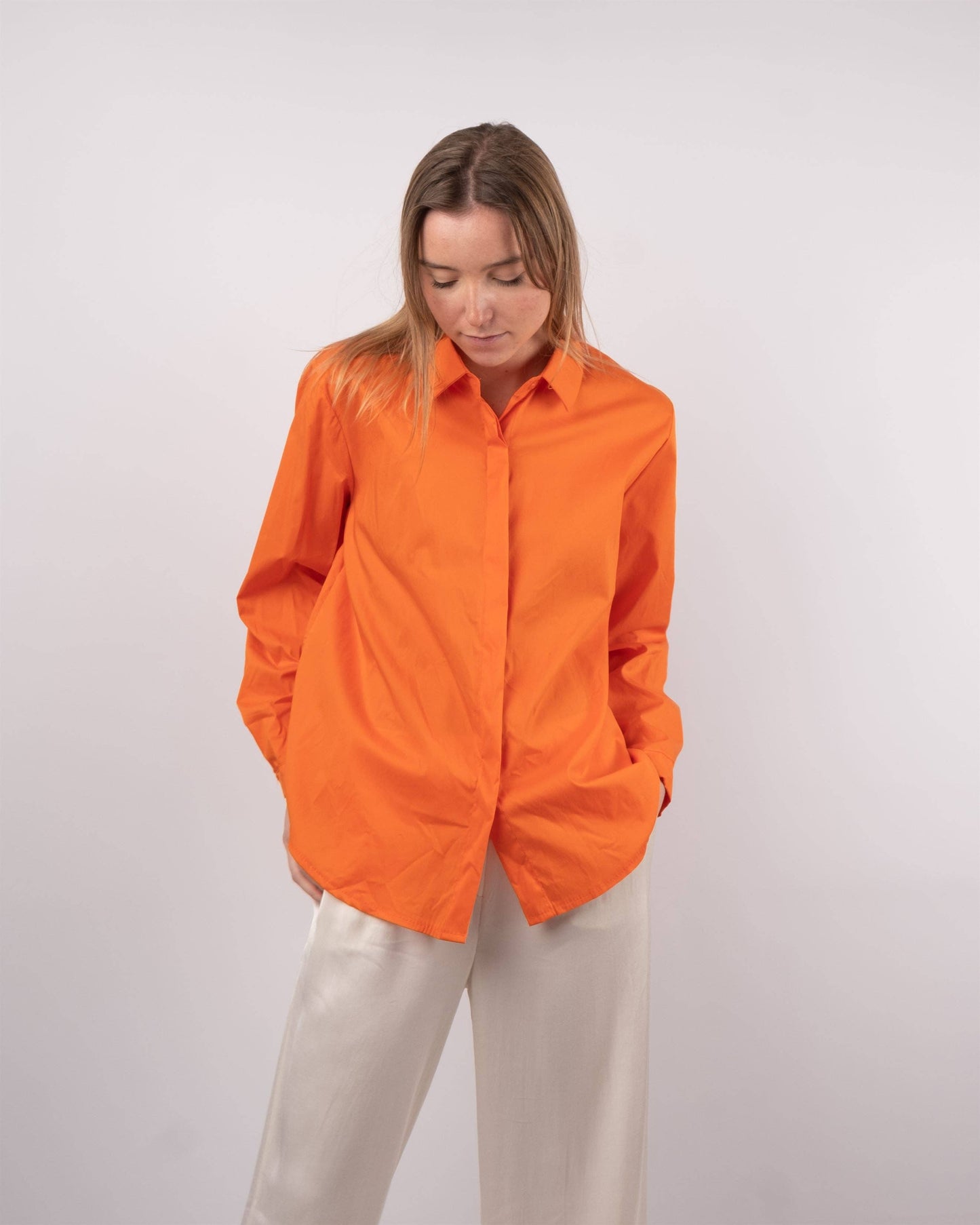 Chemise à patte invisible coupe droite – Noir