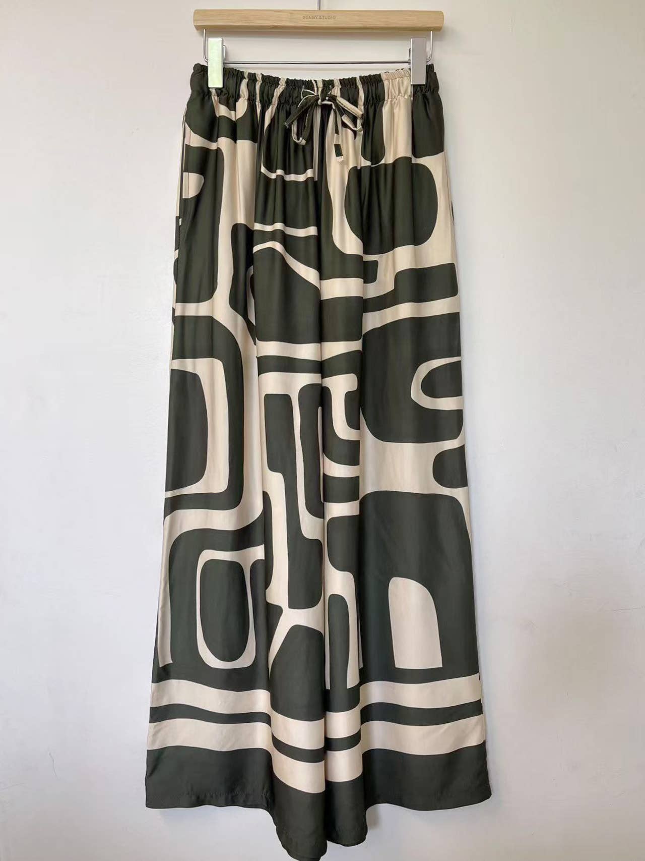 Pantalon fluide imprimé satin