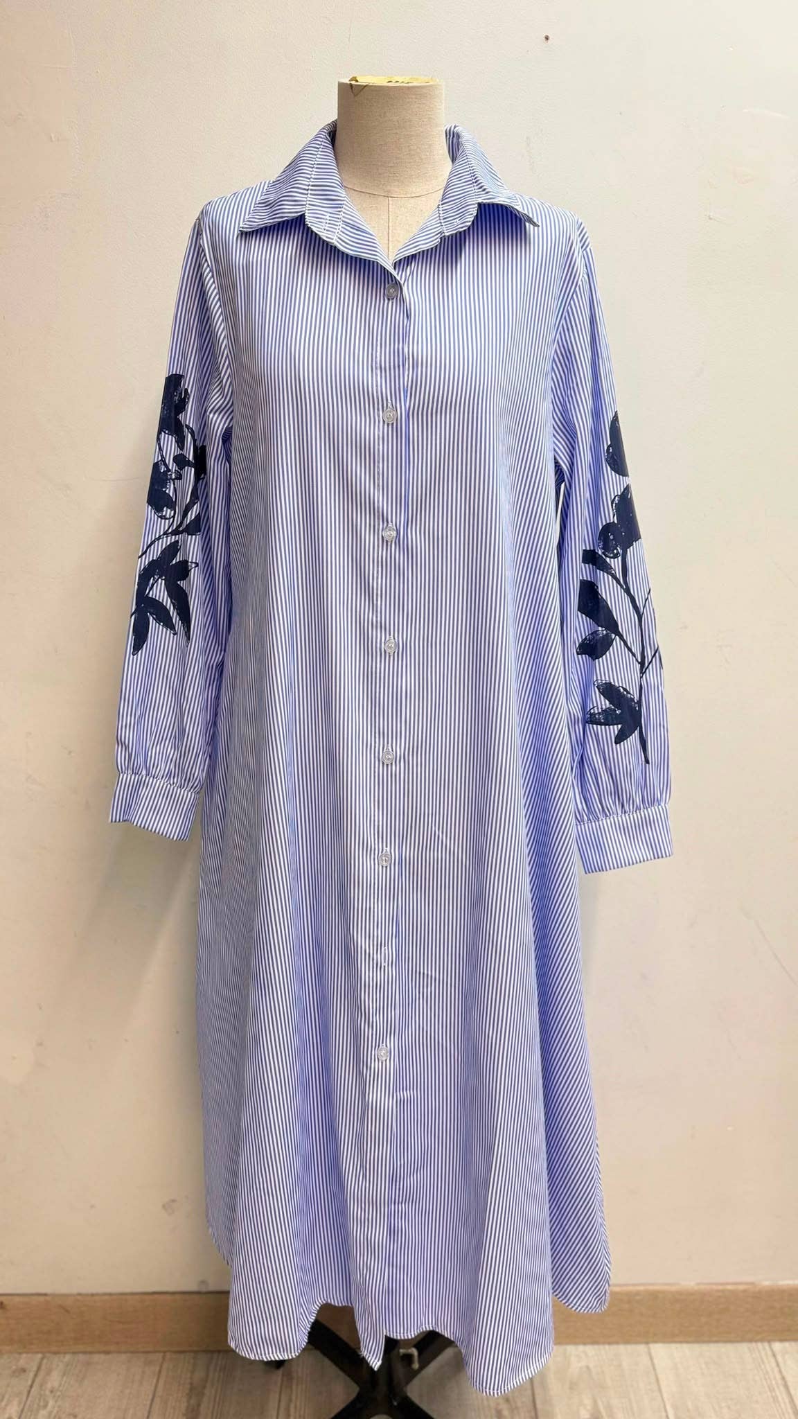 1706 - Robe chemise longue femme ceinturée à manches longues
