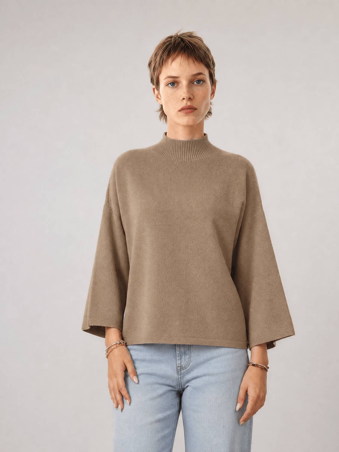 Pull ample en maille souple à col montant YF570580