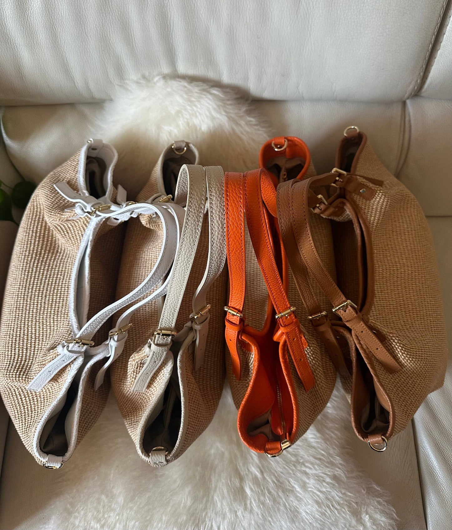 Sac à bandoulière Thaï en raphia et cuir véritable: Noir