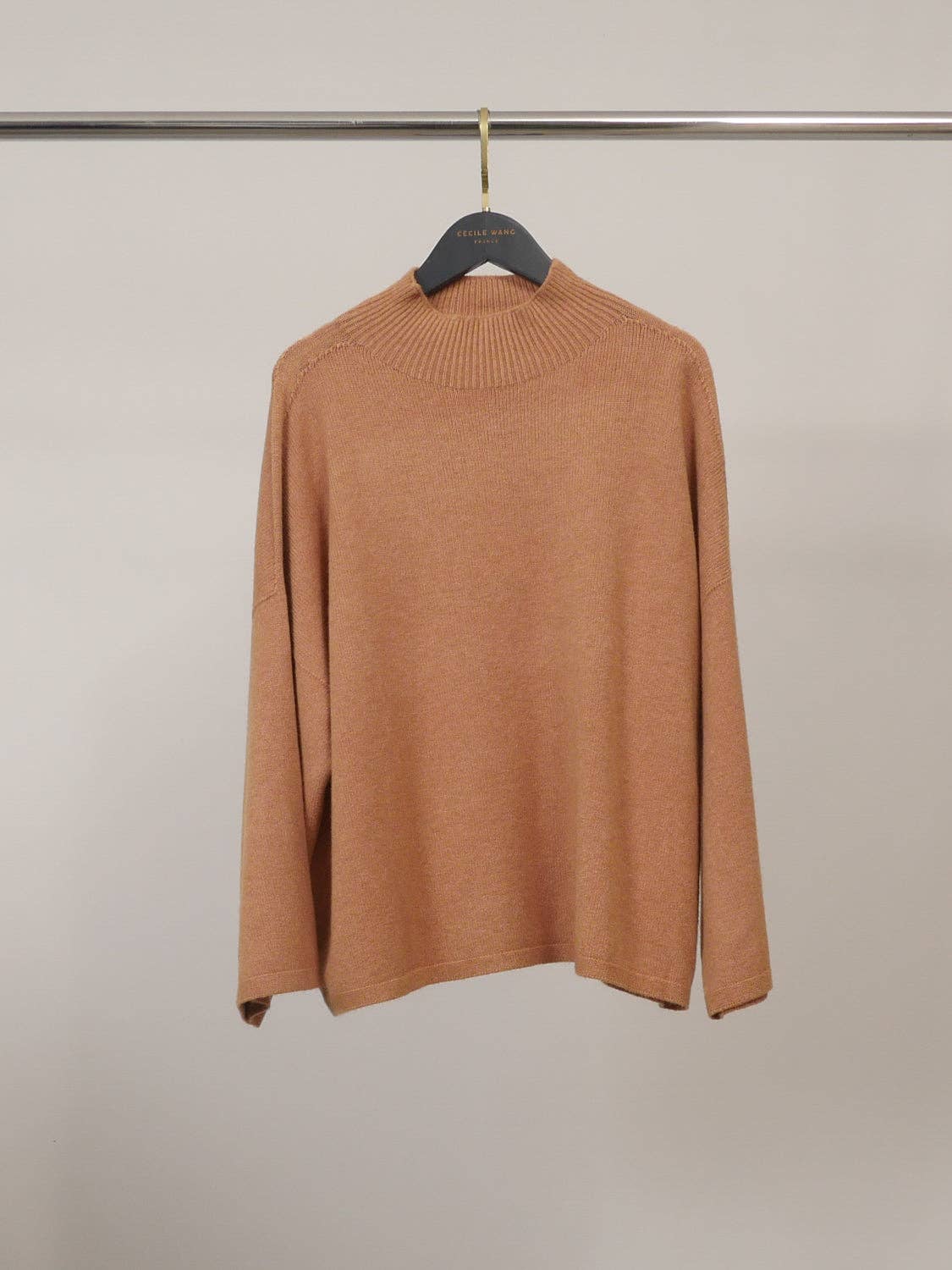Pull ample en maille souple à col montant YF570580