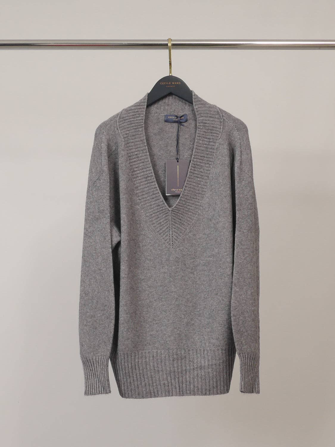 Pull col V côtelé YF570715