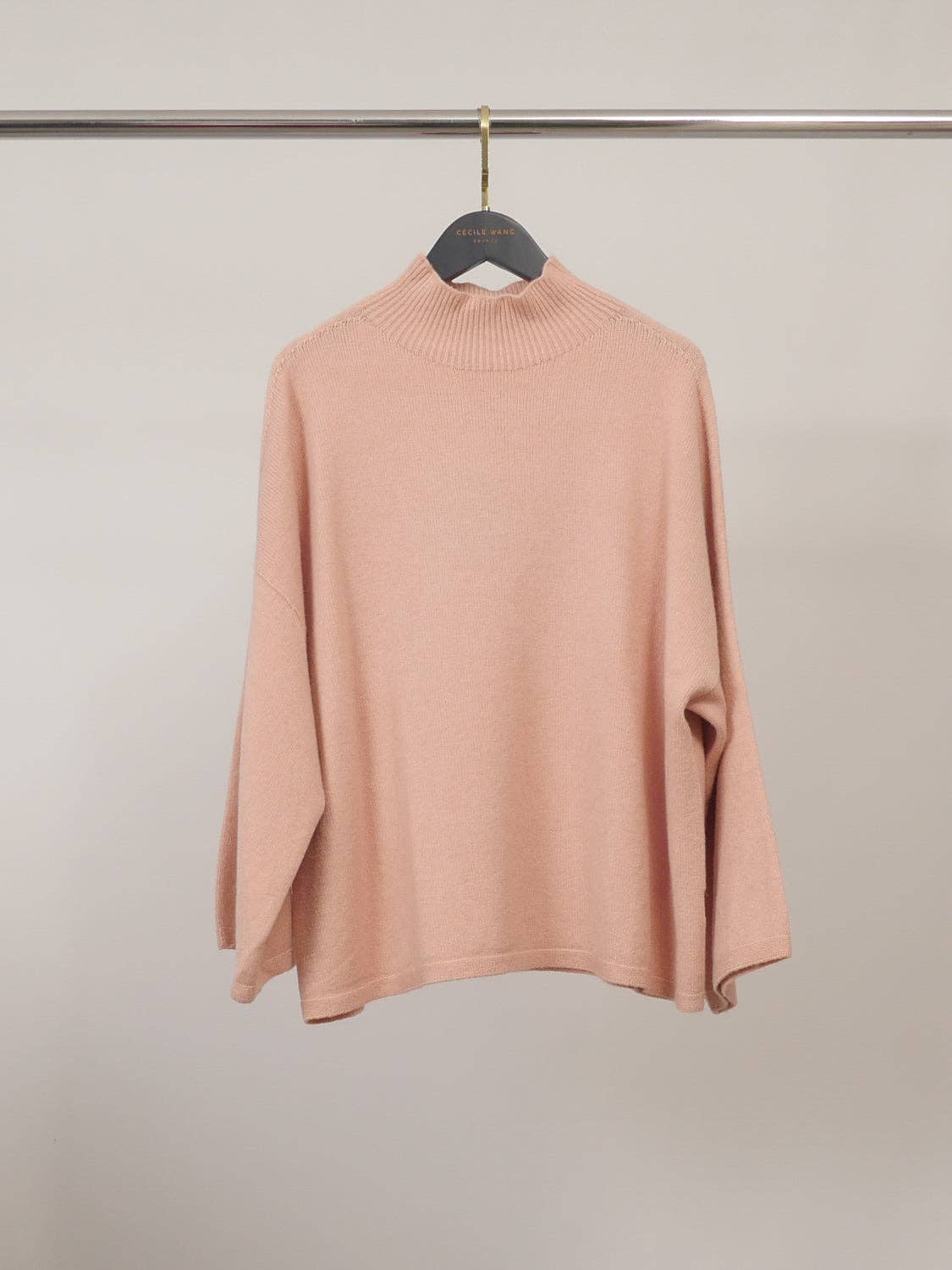 Pull ample en maille souple à col montant YF570580