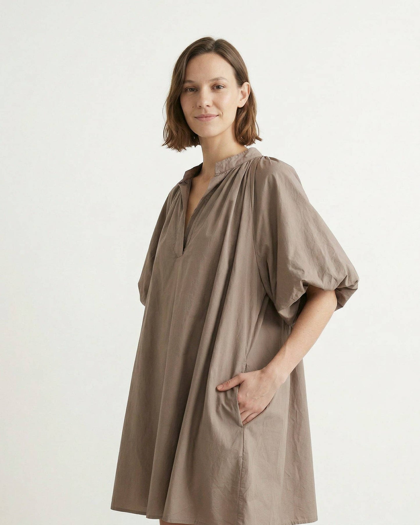 Robe ample col V manches bouffantes DB14485