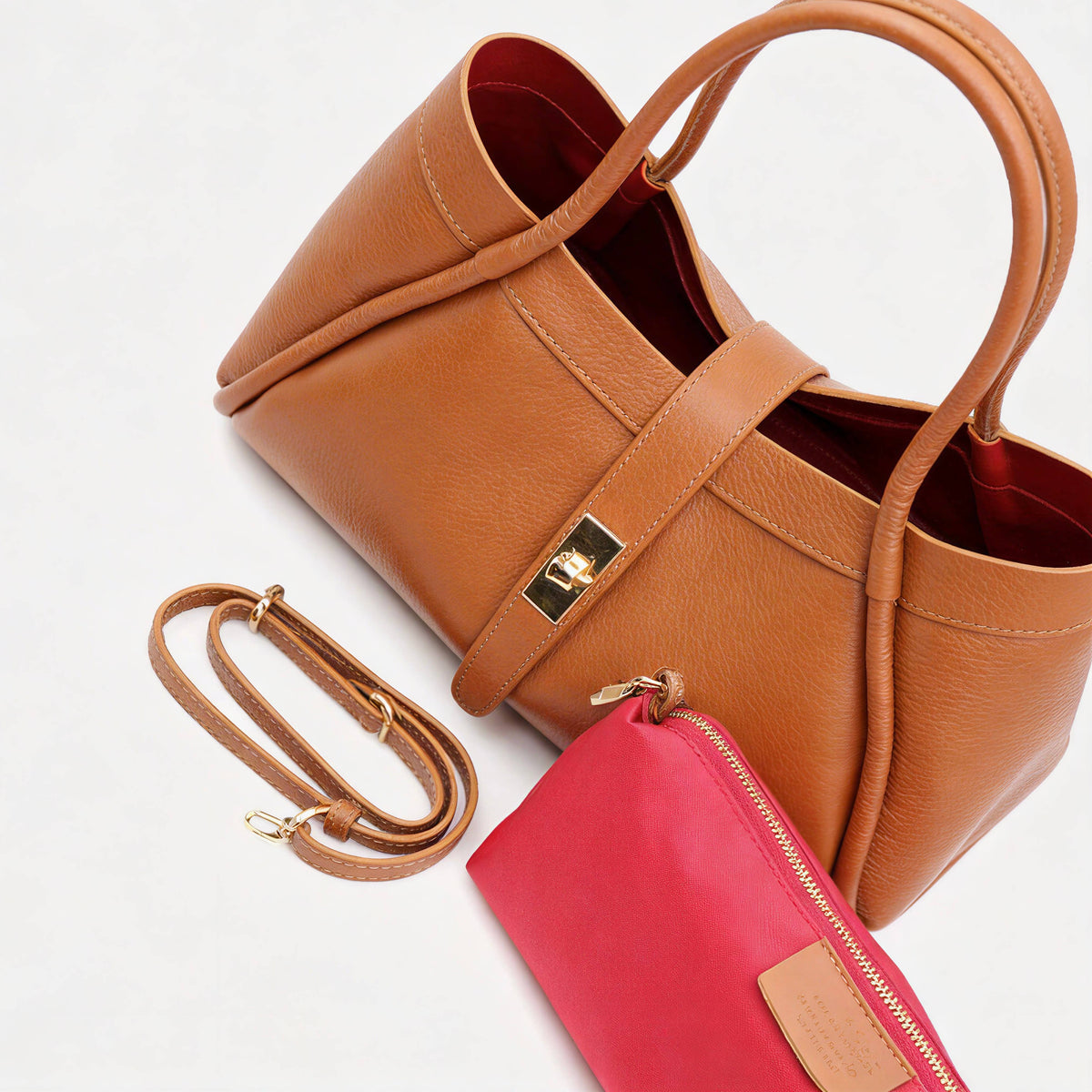 Le sac en cuir le parfait moyenne allie élégance et praticité 34x20x15