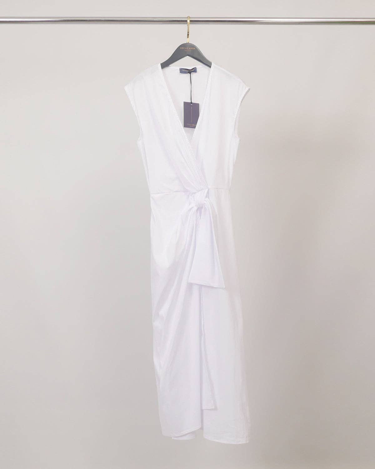 Robe sans manches structurée à taille nouée TDM28526